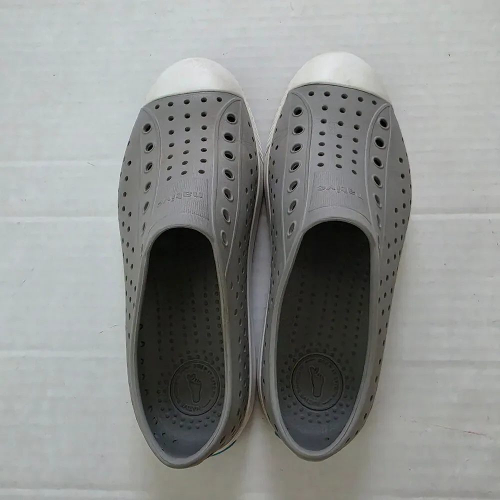 Native Jefferson Kids Slip-On Shoes Size J4 Gray Lightweight Washable